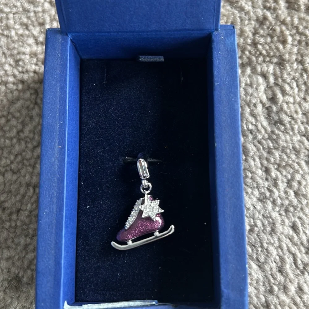 Tiny Swarovski Skate Charm - Picture 2 of 4